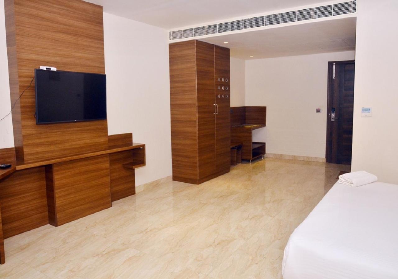 Golden Residency Hotel Ramanathapuram Exterior photo